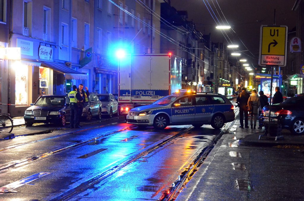 Einsatz BF Verdaechtiges Fahrzeug Koeln Suelz Zuelpischerstr Gustavstr P15.JPG - Miklos Laubert